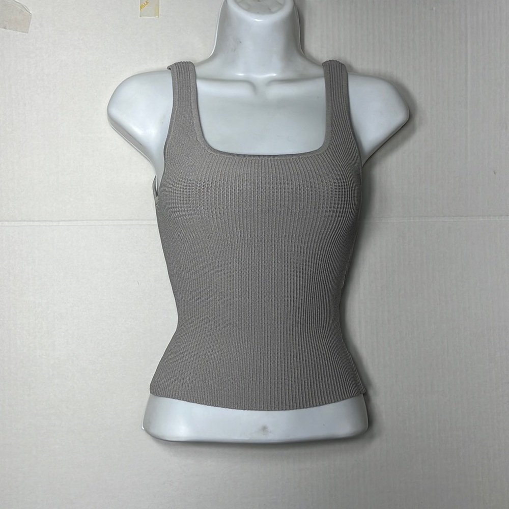 NWT Aritzia Babaton color Ashen Sculpt Knit Squareneck Tank 9738